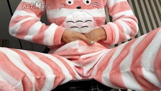 small tits Asian teen self-slicks tight pussy🌮️