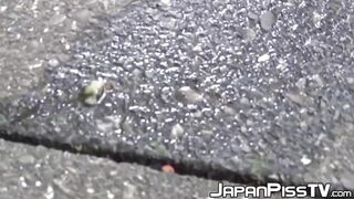 Tempting Japanese girl urinating near a cyclist