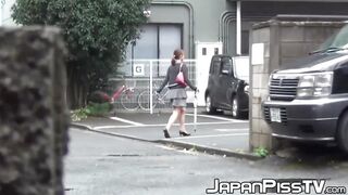 Japanese beauties rush to let their golden streams flow