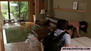 I shared a bathtub with my arousing Japanese aunt